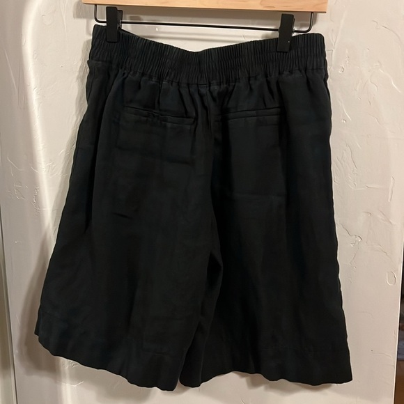 Athleta Black Women's Bermudas. Linen 9 inch inseam shorts - Picture 3 of 5